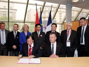 Coopération décentralisée France-Vietnam  sept accords signés